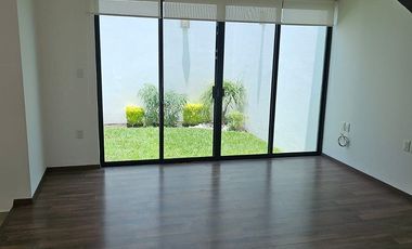 RENTA CASA EN LOMAS DE ANGELOPOLIS 2. ZONA AZUL. PUEBLA