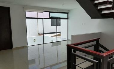 RENTA CASA EN LOMAS DE ANGELOPOLIS 2. ZONA AZUL. PUEBLA