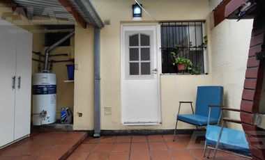 ALQUILER impecable dúplex en Morón 3/4 amb., cochera, patio, parrilla, 5 cuadras Est. ¡SIN EXPENSAS!