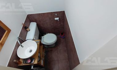 ALQUILER impecable dúplex en Morón 3/4 amb., cochera, patio, parrilla, 5 cuadras Est. ¡SIN EXPENSAS!
