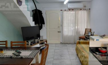ALQUILER impecable dúplex en Morón 3/4 amb., cochera, patio, parrilla, 5 cuadras Est. ¡SIN EXPENSAS!