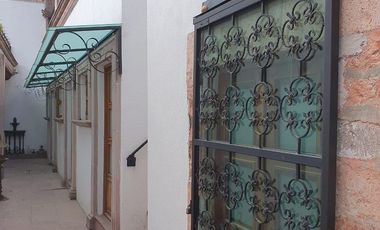 Casa/ oficina a puerta cerrada en el Centro de Querétaro