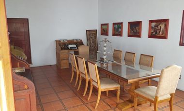 Casa/ oficina a puerta cerrada en el Centro de Querétaro