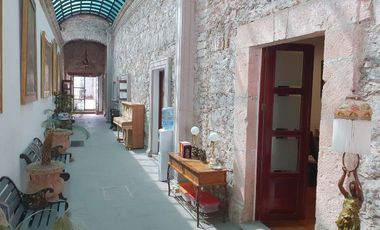 Casa/ oficina a puerta cerrada en el Centro de Querétaro