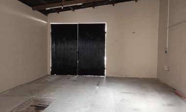 Casa con galpón y garaje doble