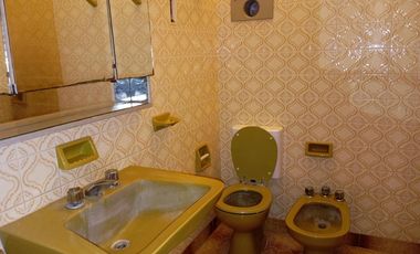 Casa con galpón y garaje doble
