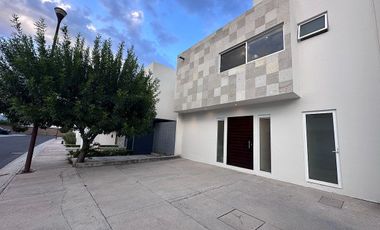 3 Rec | 2.5 Baños | Estudio | Jardín | Alberca