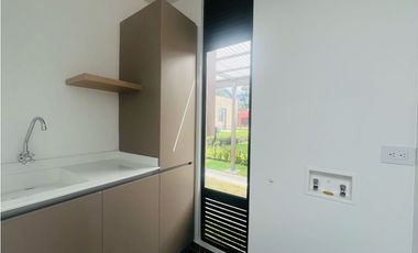 ARRIENDO CASA DE UN PISO, CAJICA