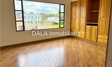 SE ARRIENDA CASA CAMPESTRE EN CAJICA