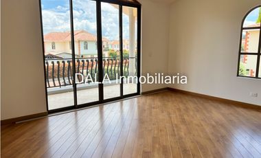 SE ARRIENDA CASA CAMPESTRE EN CAJICA
