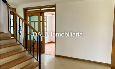 SE ARRIENDA CASA CAMPESTRE EN CAJICA