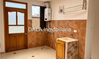 SE ARRIENDA CASA CAMPESTRE EN CAJICA