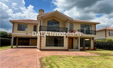 SE ARRIENDA CASA CAMPESTRE EN CAJICA
