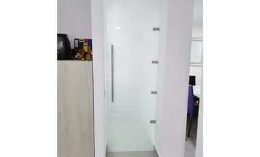 APARTAESTUDIO EN VENTA EN LOS CRISTALES O PERMUTA MIP9957633