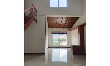 Venta apartamento Dúplex. Envigado.1 cuadra de Av Poblado.
