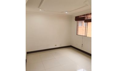 Venta apartamento Dúplex. Envigado.1 cuadra de Av Poblado.