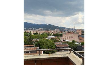 Venta apartamento Dúplex. Envigado.1 cuadra de Av Poblado.