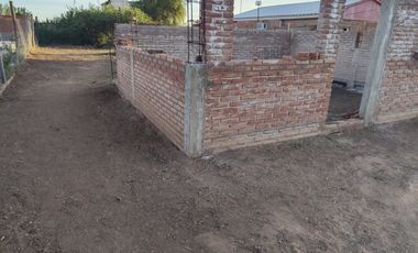 VENDO  LOTE CON CONSTRUCCION- BARRANCAS COLORADAS S.LUIS
