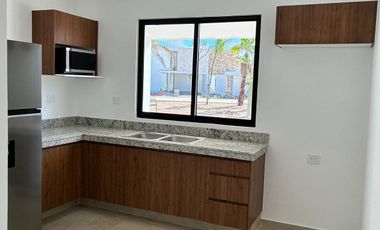 CASA EN VENTA EN PRIVADA RESIDENCIAL GRAN BOSCO-CONKAL