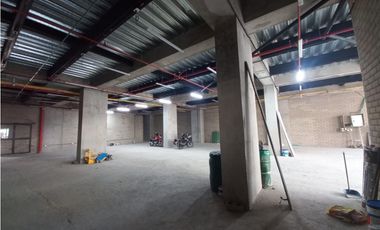 LOCAL COMERCIAL  ESPECIAL PARA SUPERMERCADOS- ALMACENES