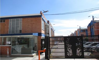 SE ARRIENDA CASA EN PRADERAS DE FONTIBON ET 2