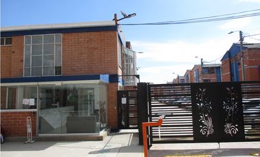 SE ARRIENDA CASA EN PRADERAS DE FONTIBON ET 2