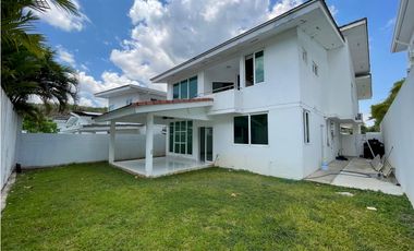 SE ALQUILA CASA EN ALTOS DE PANAM PH HORIZONTES CON LINEA BLANCA
