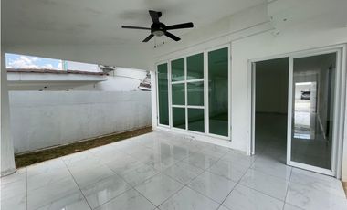 SE ALQUILA CASA EN ALTOS DE PANAM PH HORIZONTES CON LINEA BLANCA