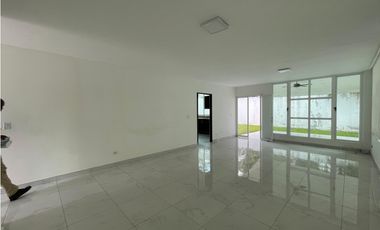 SE ALQUILA CASA EN ALTOS DE PANAM PH HORIZONTES CON LINEA BLANCA