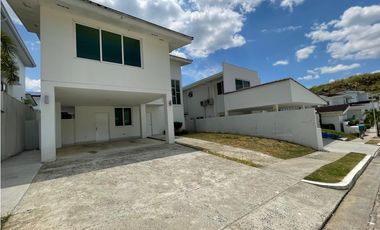 ALTOS DE PANAM / HORIZONTES / 4 HABITACION / 420M / TERRAZA / PATIO