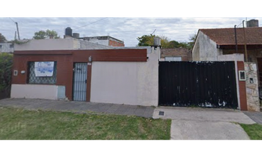 VIVIENDA CON AMPLIO GALPON EN VENTA. VILLA TESEI