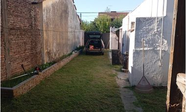 VIVIENDA CON AMPLIO GALPON EN VENTA. VILLA TESEI