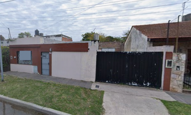VIVIENDA CON AMPLIO GALPON EN VENTA. VILLA TESEI