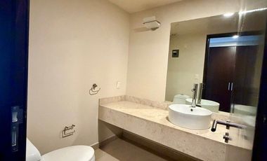 Departamento en renta, con amplio balcón, en el corazón de Interlomas. Ideal para ejecutiv@