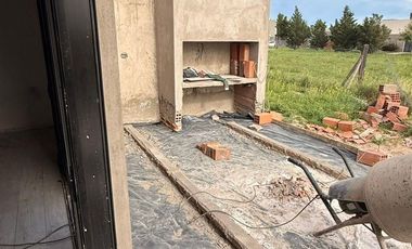 Casa en venta c/ cochera en Las Acacias II