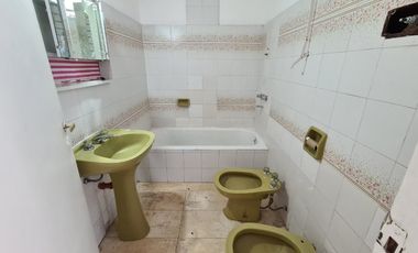 Departamento Tipo Casa en alquiler en Lanus Este
