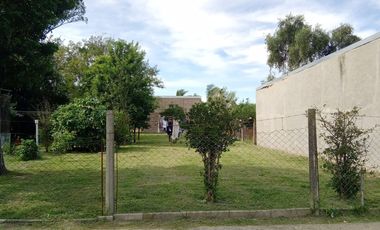 CASA 6 AMBIENTES EN VENTA EN RECREO CON TERRENO