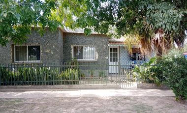 CASA 6 AMBIENTES EN VENTA EN RECREO CON TERRENO