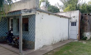 CASA 6 AMBIENTES EN VENTA EN RECREO CON TERRENO