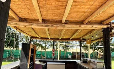VENTA CASA QUINTA, QUINCHO, PISCINA, GRAN LOTE!