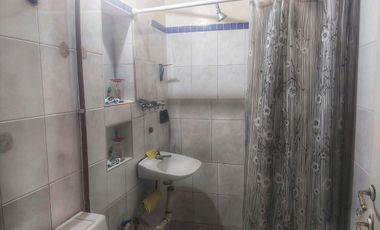 CASA CON DEPARTAMENTO. B° SANTA CRUZ, CHIMBAS
