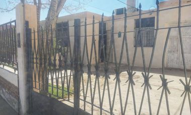 CASA CON DEPARTAMENTO. B° SANTA CRUZ, CHIMBAS