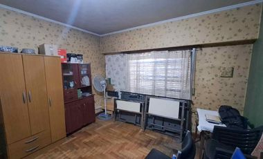 VENTA CASA EN ESQUINA CON GALPON.