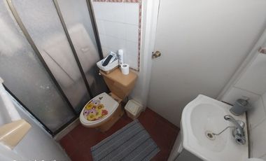 LINDA CASA EN LA REINA HABITACIONAL O COMERCIAL