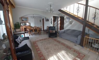 LINDA CASA EN LA REINA HABITACIONAL O COMERCIAL