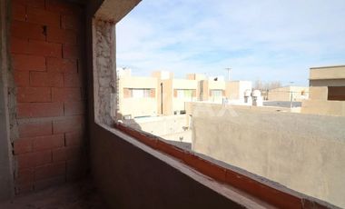 DPTO EN VENTA 2 DORMIS CON COCHERA| PLOTTIER