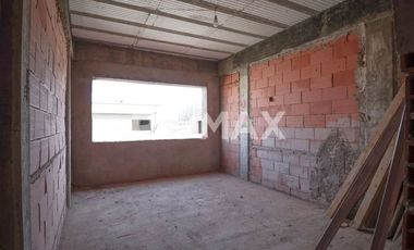 DPTO EN VENTA 2 DORMIS CON COCHERA| PLOTTIER