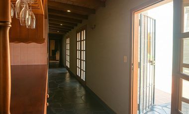 CASA EN VENTA QUILMES 4 dormitorios cochera, patio