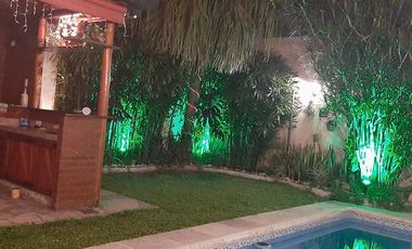 Casa 2/3 Dorm-Pileta-Cochera barrio Sur