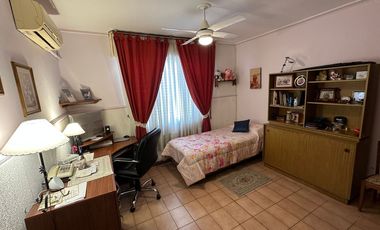 Casa 2/3 Dorm-Pileta-Cochera barrio Sur